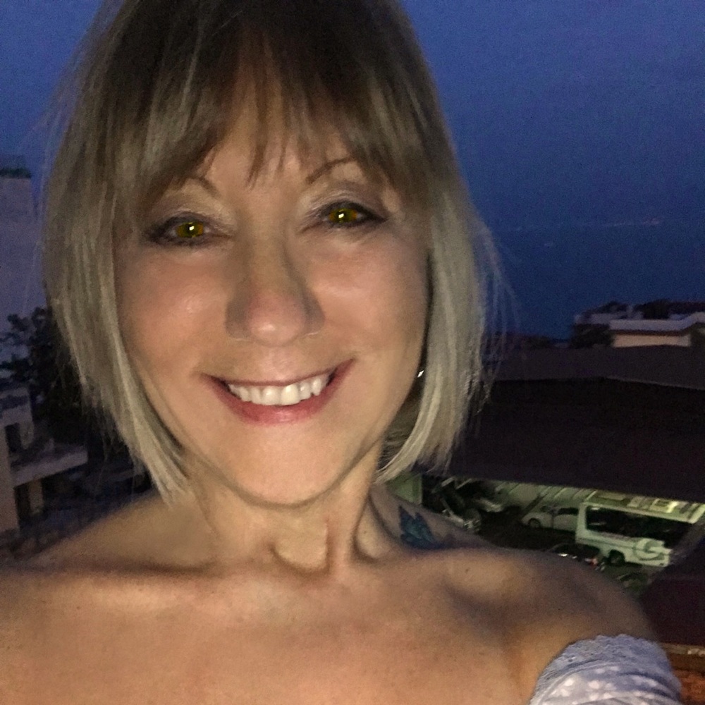 Meet your Posher, Deborah s